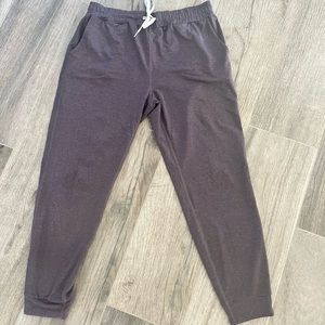 Vuori burgundy purplish joggers sweats size medium. Worn one time so like new!!